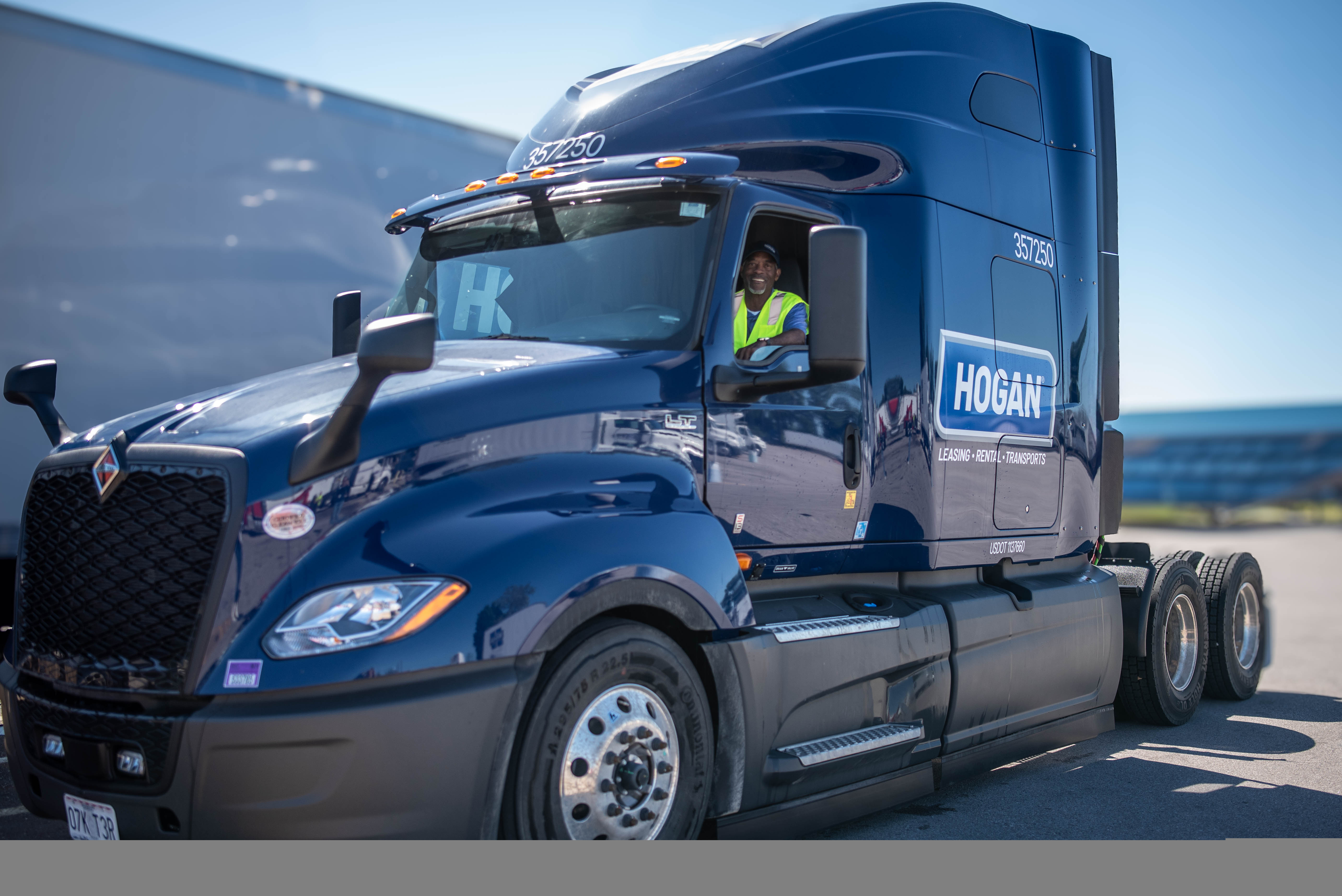 CDL-A Truck Drivers – Home Most Nights & Earn $78,520+ Annually